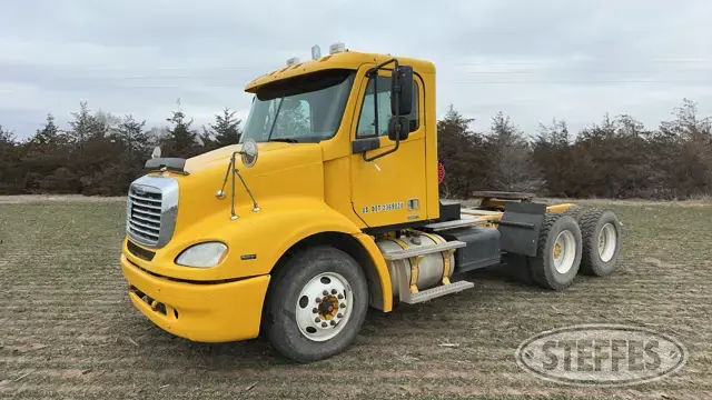 2007 Freightliner Columbia 112