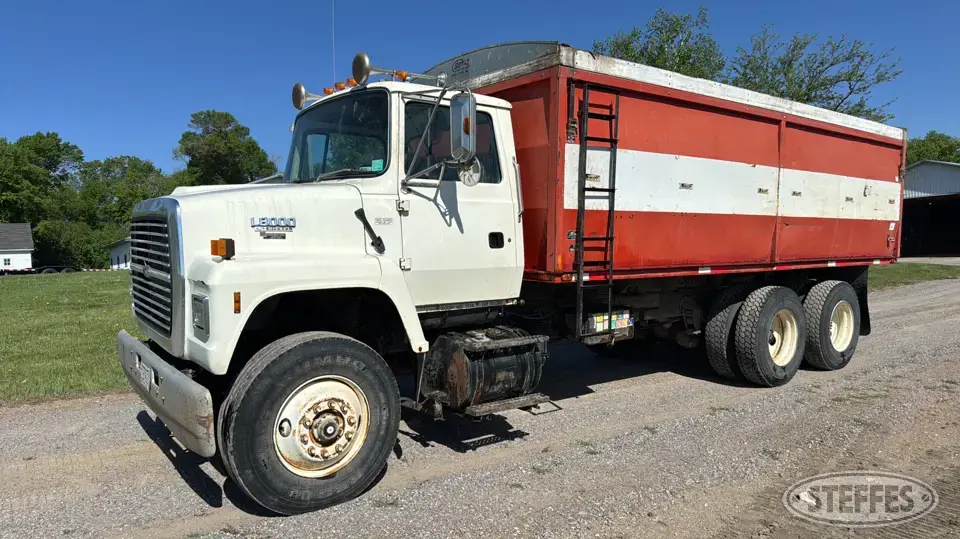 1994 Ford L8000 Grain Truck