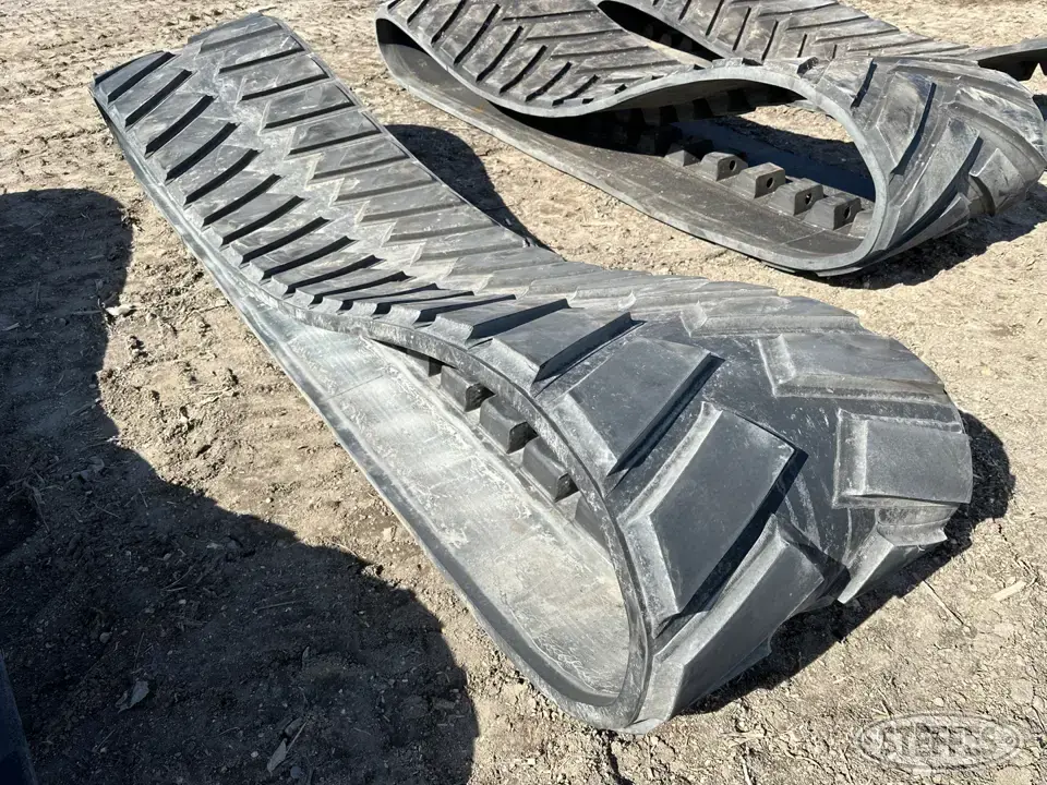 Camso G25BN03028 Track