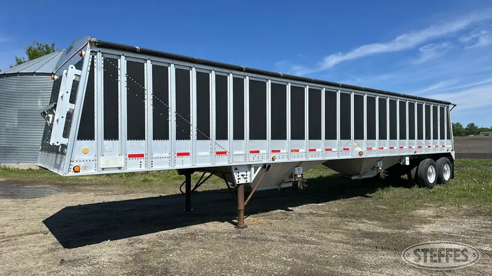 2003 Cornhusker Ultra-Lite Hopper Bottom Trailer