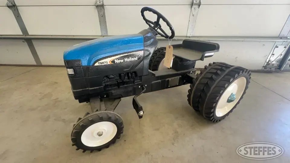 New Holland TM145 Personal Property