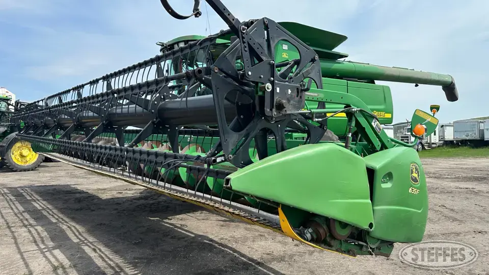 2005 John Deere 635F Flex Head