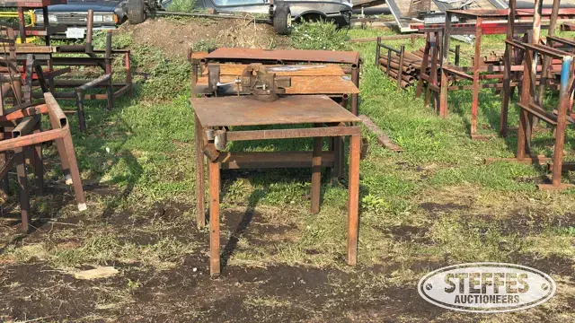 (5) Metal tables