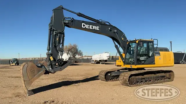 2018 Deere 210G LC