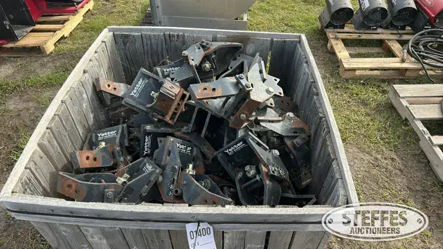 Yetter row cleaner brackets