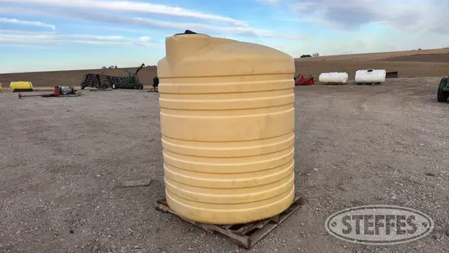 Solar poly tank