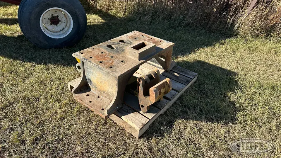 CAT scraper hitch Ag Equipment Part