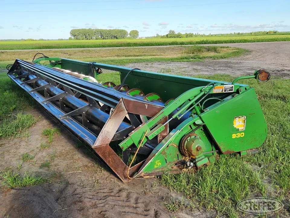 1995 John Deere 930 Rigid Head