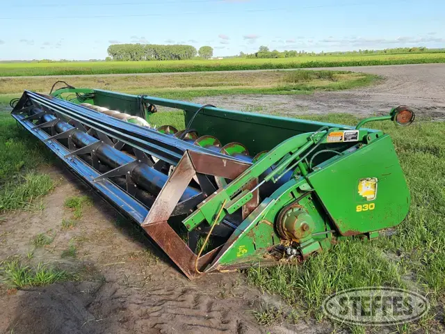 1995 John Deere 930