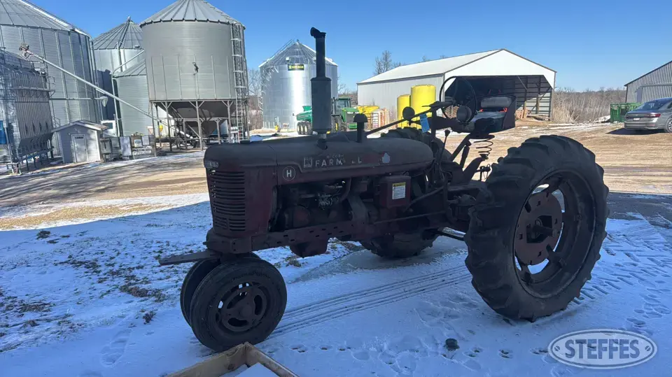 1950 Farmall H 2WD Tractor