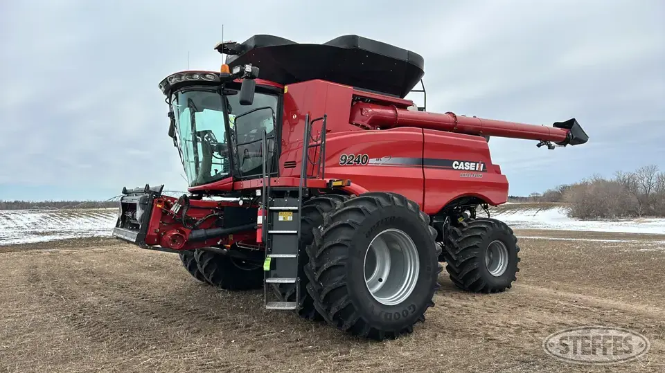 2016 Case IH 9240 Combine