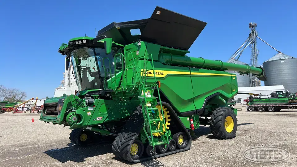 2021 John Deere X9 1100 Combine