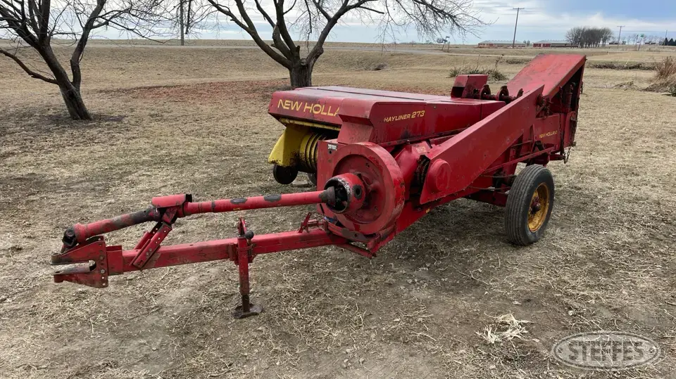 New Holland Hayliner 273 Square Baler