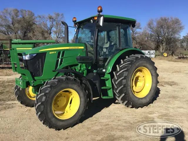 2019 John Deere 6120E