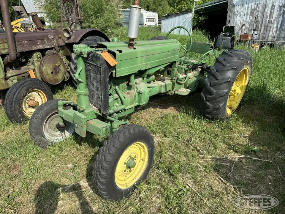 John Deere 40 Collectible Tractor