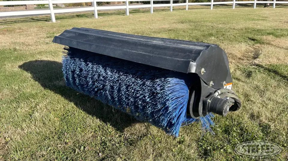 2013 Bobcat Skid Steer Broom