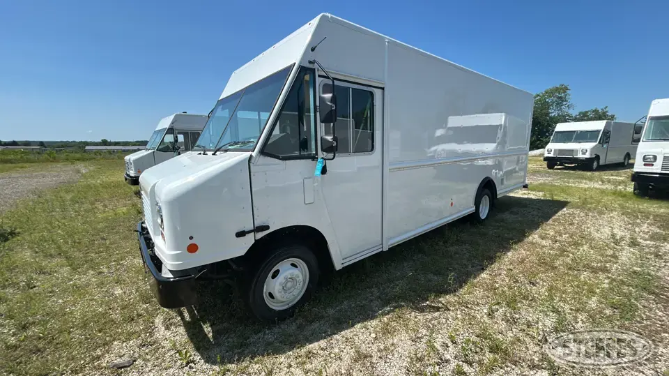2021 Ford F59 P1100 Utilimaster Van Truck