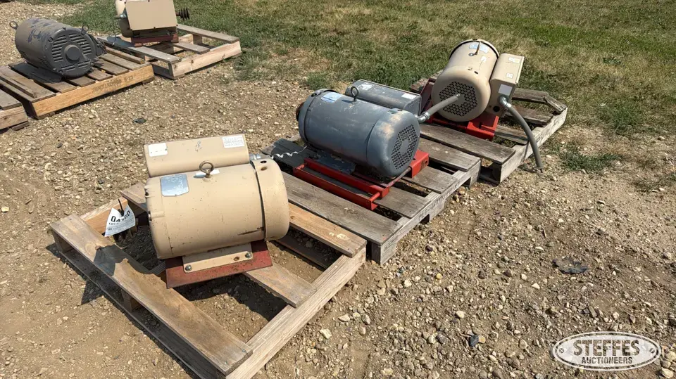 (3) Electric motors Farm Support Item