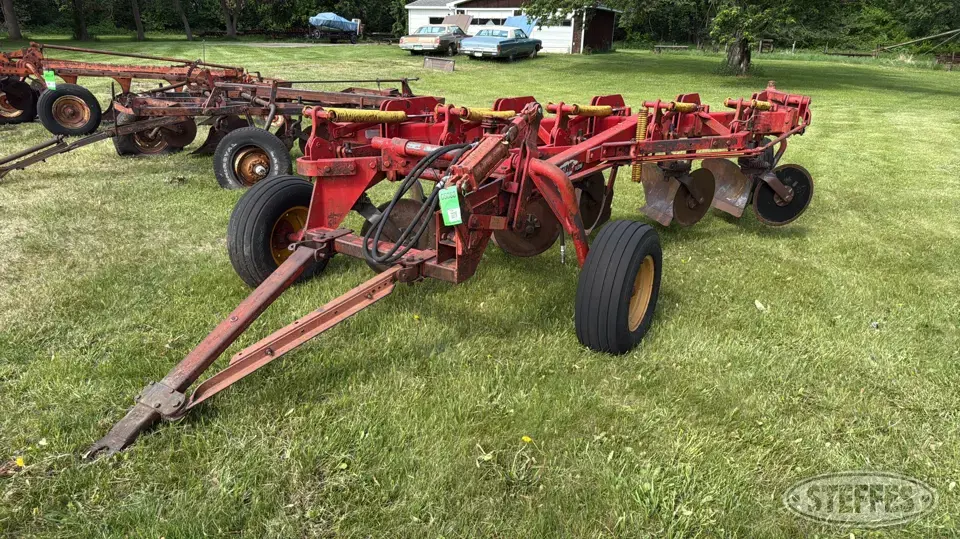 Melroe 903 Plow