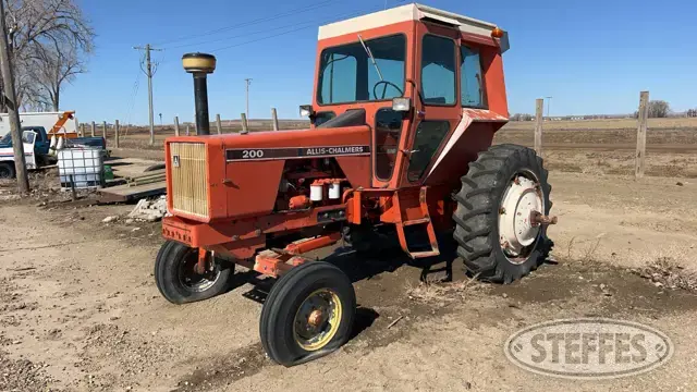 1975 Allis Chalmers 200