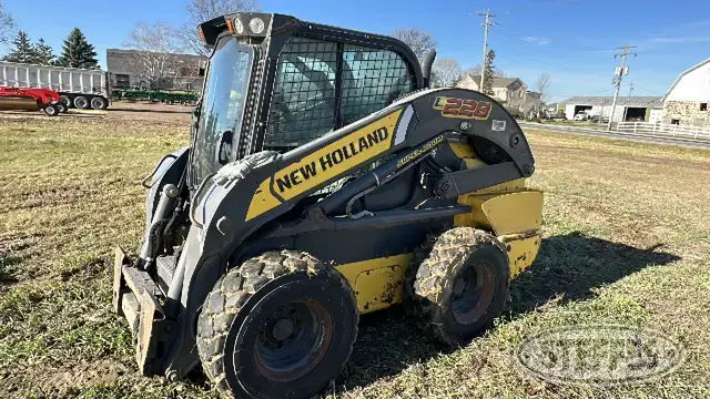 2019 New Holland L228