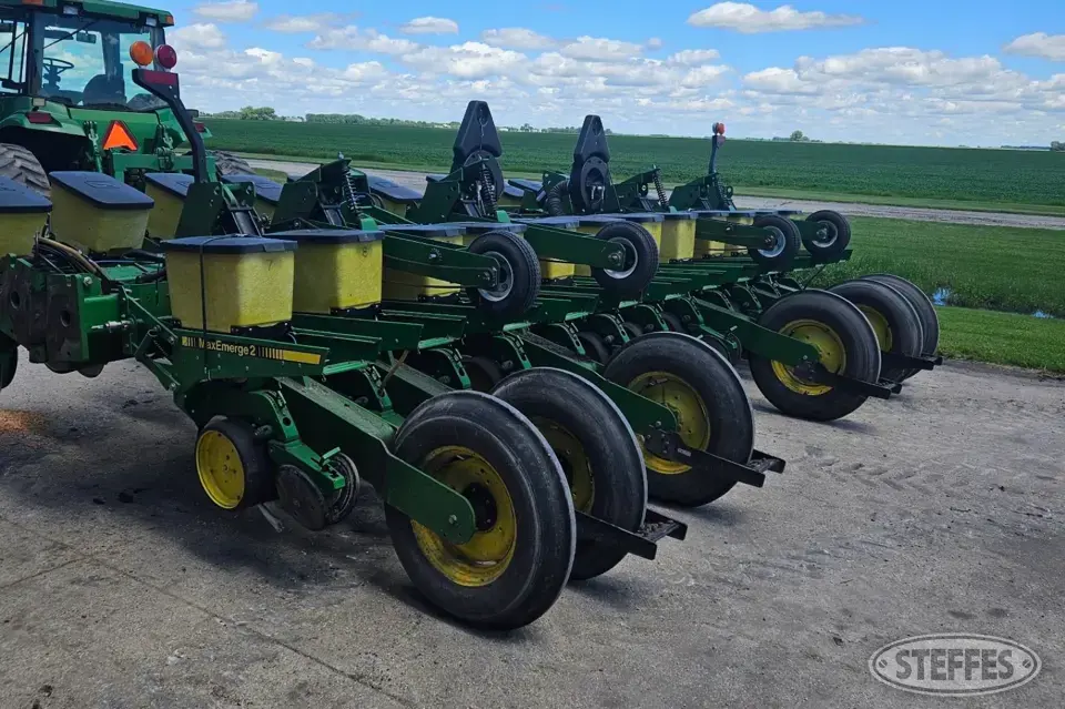 John Deere 7300 12 or More Row Planter