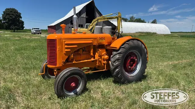1940 Minneapolis-Moline GT standard