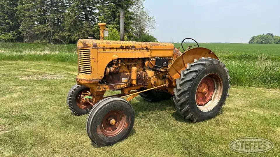 1951 Minneapolis-Moline U Collectible Tractor