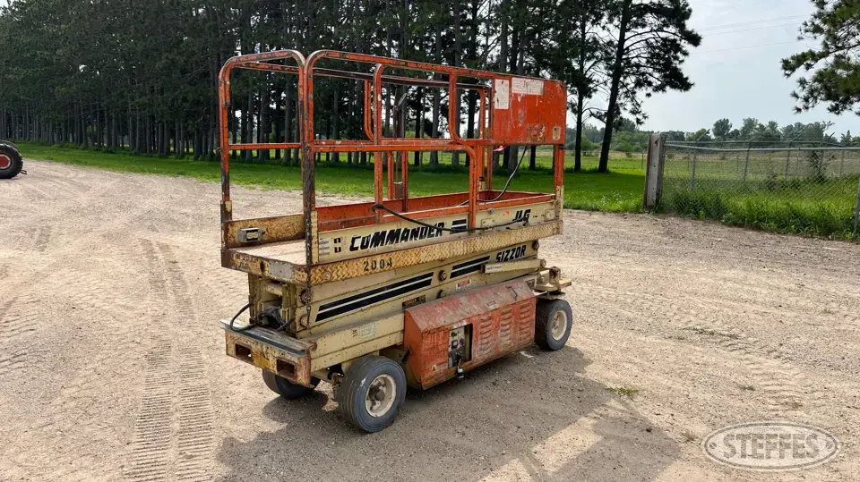 2004 JLG CM-2033 Scissor Lift