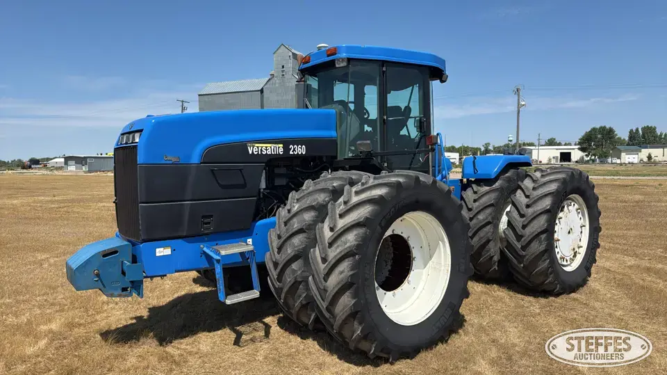 2000 Versatile 2360 4WD Tractor