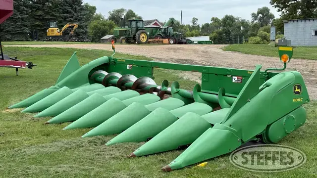 2013 John Deere 608C