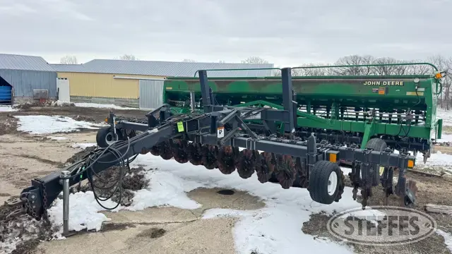 2001 John Deere 1520