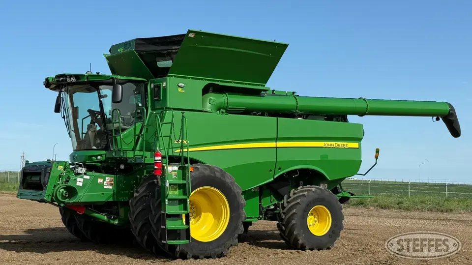 2023 John Deere S790 Combine