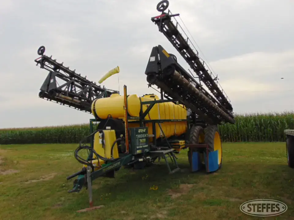 Spray-Air 3600 Pull-Type Sprayer