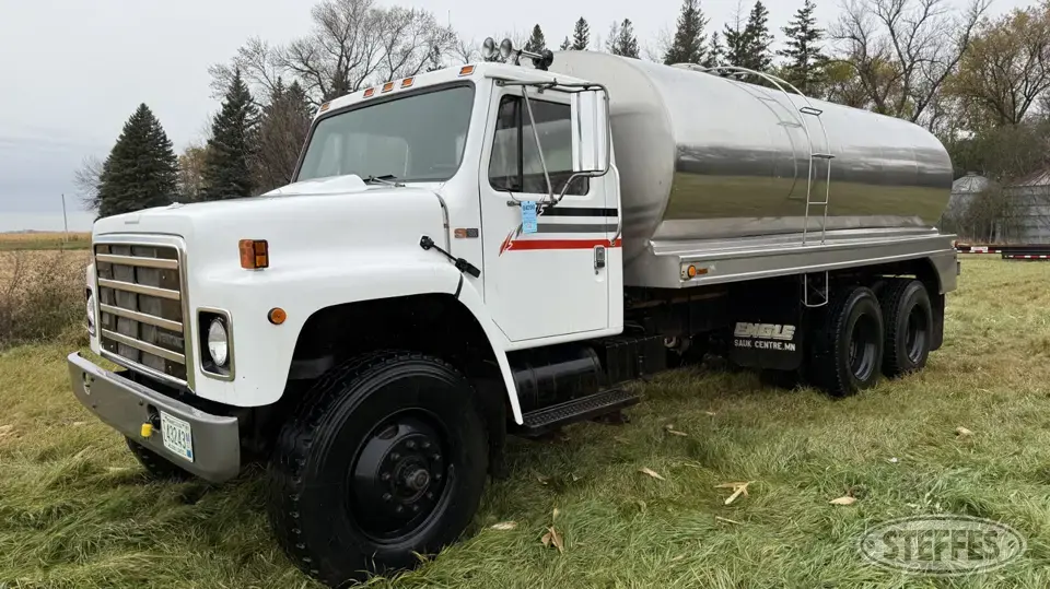 1985 International S1900 Tank Truck
