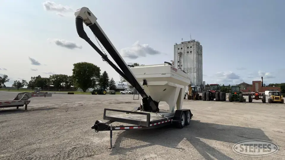 Friesen 240 Seed Express Bulk Seed Tender Trailer