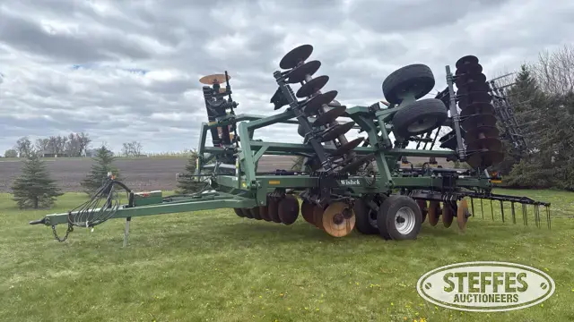 2013 Wishek 862NT