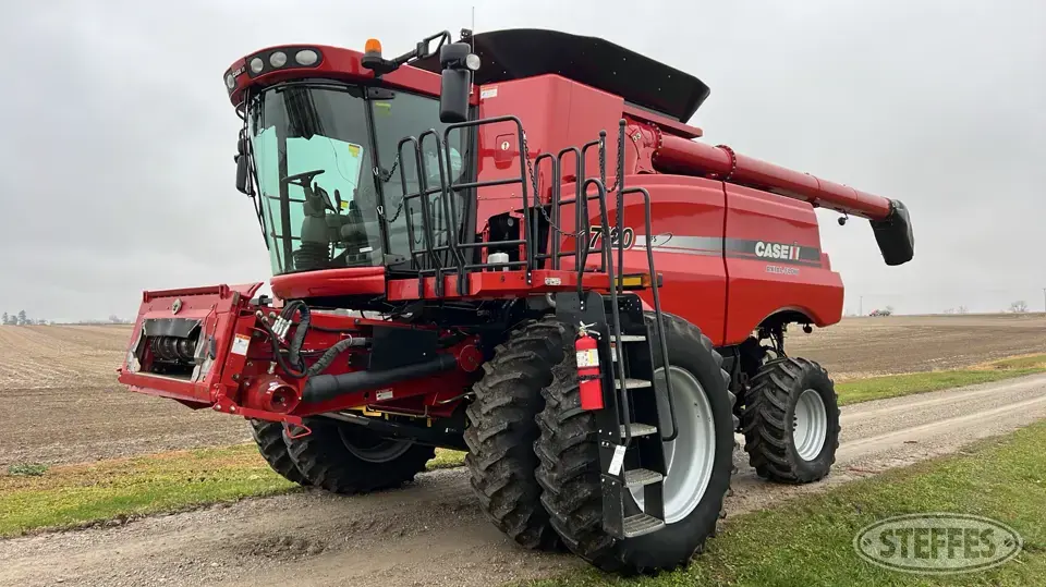 2011 Case IH 7120 Combine
