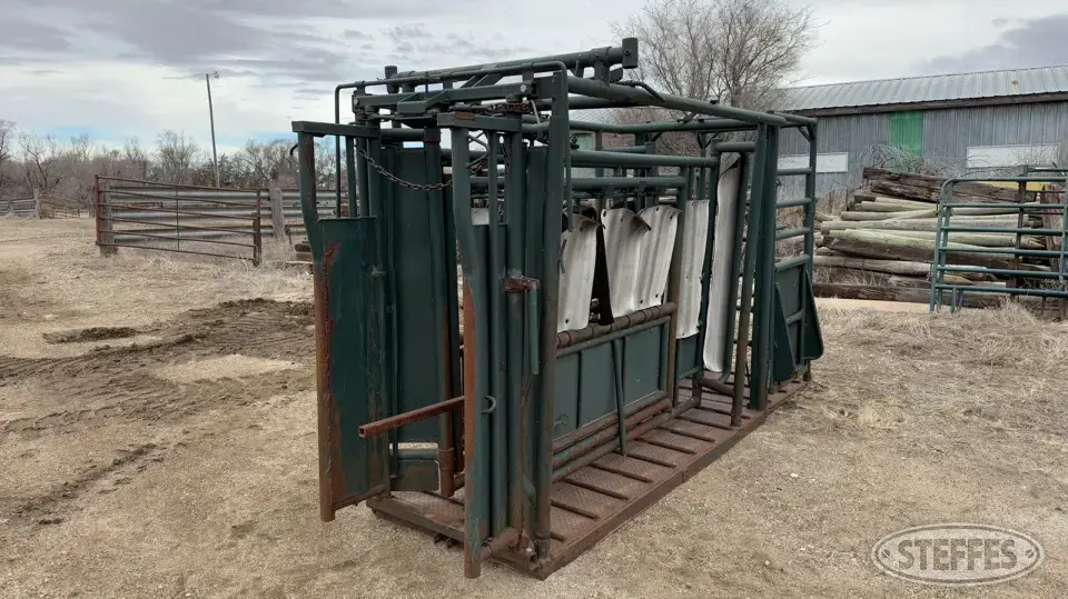 Hi-Hog Squeeze Chute