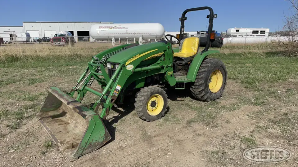 2008 John Deere 3320 MFWD Tractor