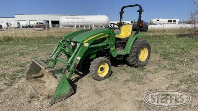 2008 John Deere 3320