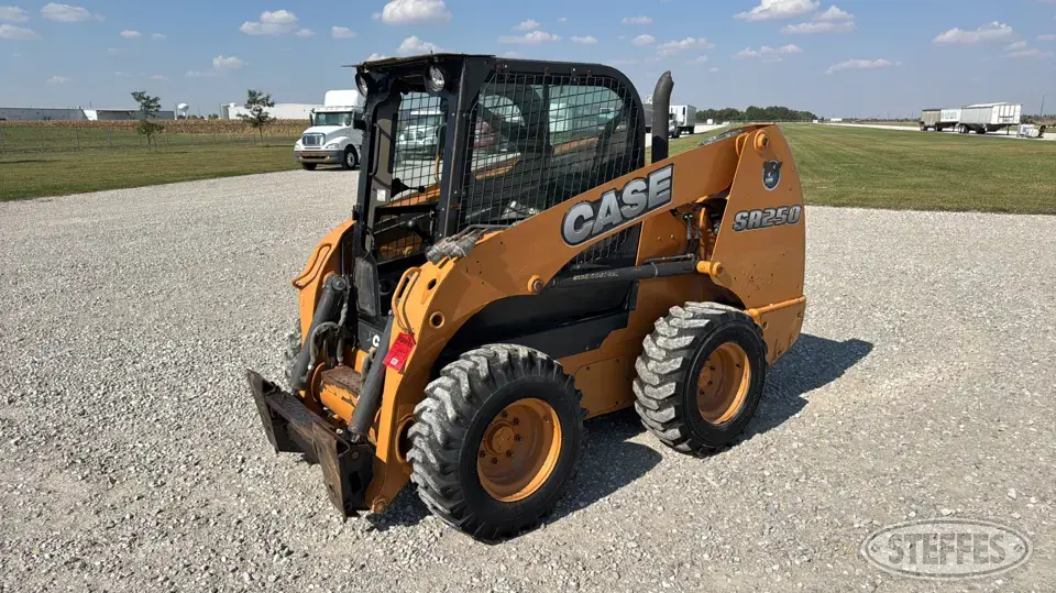 2013 Case SR250 Wheeled Skid Steer