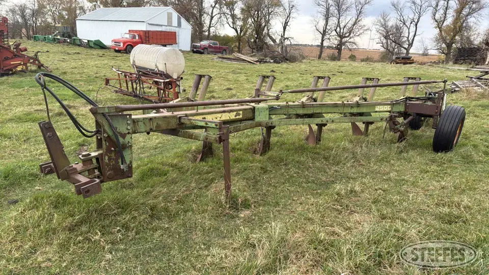 John Deere 2500 Plow