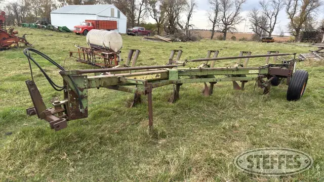 John Deere 2500