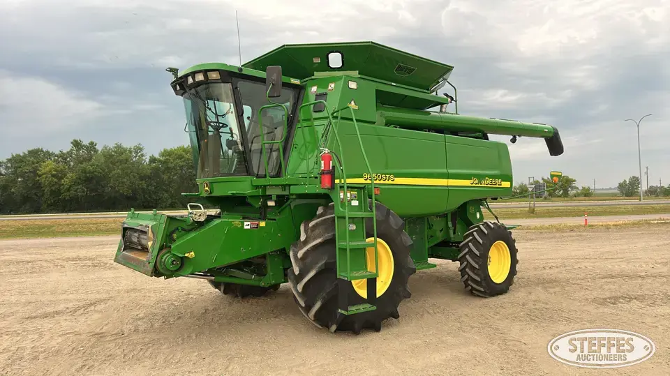 2002 John Deere 9650 Combine