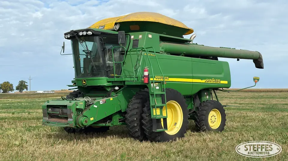 2006 John Deere 9860 STS Combine