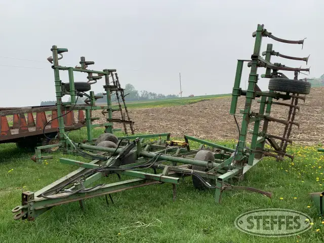 John Deere 1000