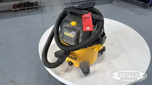 DeWalt shop vac
