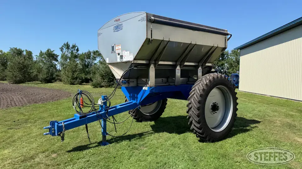 Doyle Pull-Type Dry Spreader