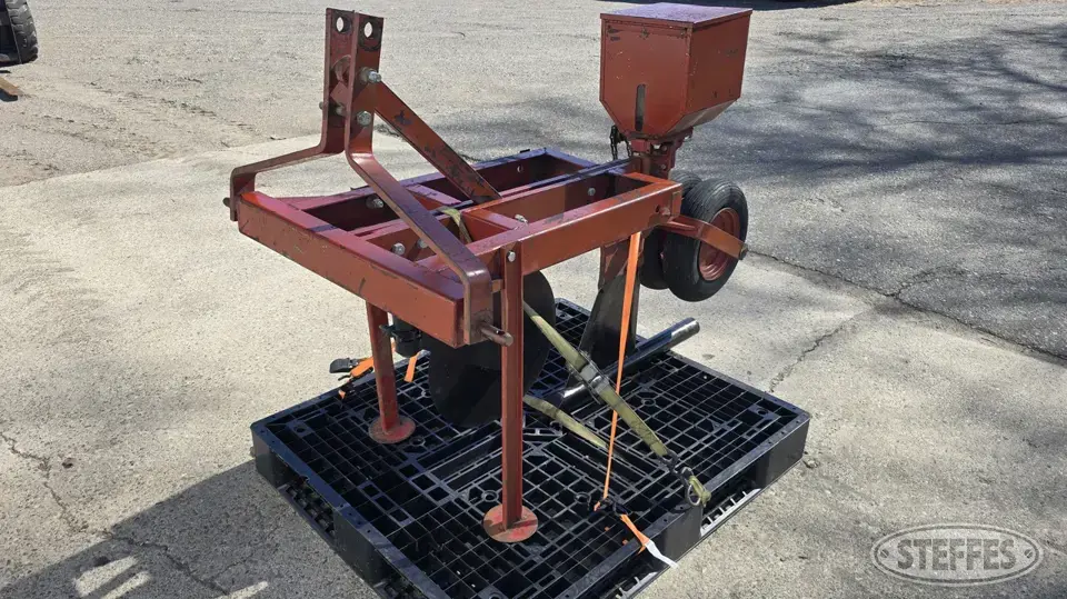 Elston Gopher Getter Farm Support Item